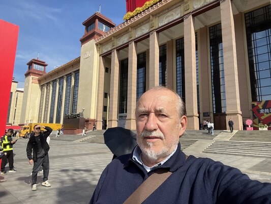 Victor Popov in the Studio: Jiangxi Art Museum Nanchang 8.11.2024-5.01.2025
