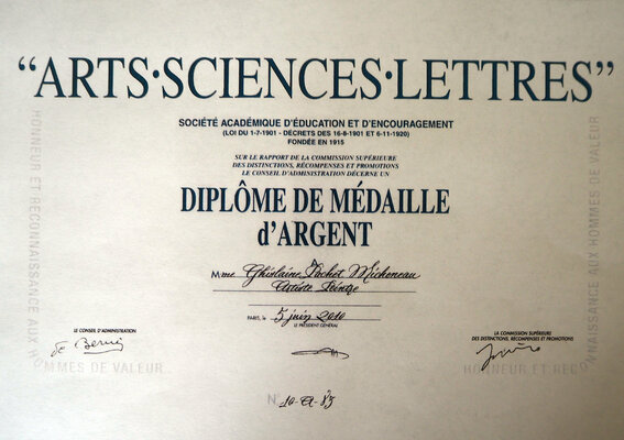 Gyslaine Pachet Micheneau in the Studio: Diplôme Médaille d'Argent Art- Sciences- Lettres 2010