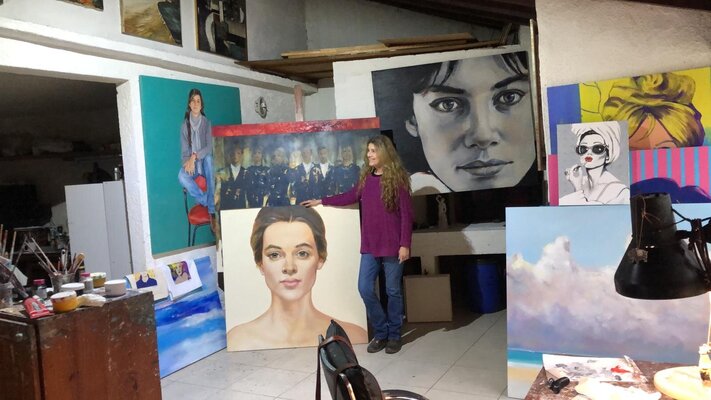 martha escondeur in the Studio
