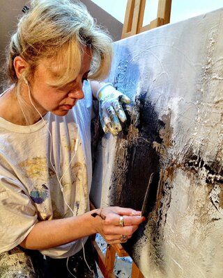Julijana Ravbar in the Studio