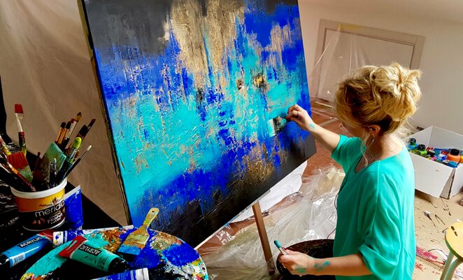 Julijana Ravbar in the Studio