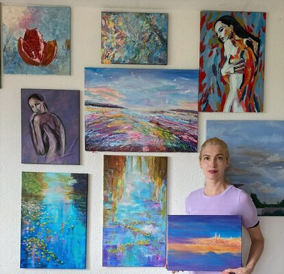 Lusie Schellenberg in the Studio