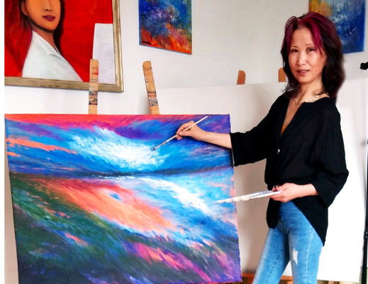 Meng Xi Hauenstein in the Studio: Vor allem im Bereich der Acryl-Ölmalerei möchte ich meine Gedanken und meine Gefühle ausdrücken, um die leidenschaftlichen Emotionen der Natur einzufangen.