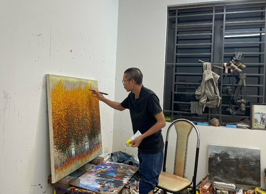 Trong Thuong Tran in the Studio