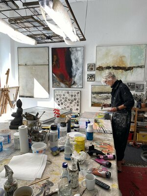 Bärbel Ricklefs-Bahr in the Studio