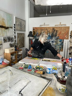 Bärbel Ricklefs-Bahr in the Studio
