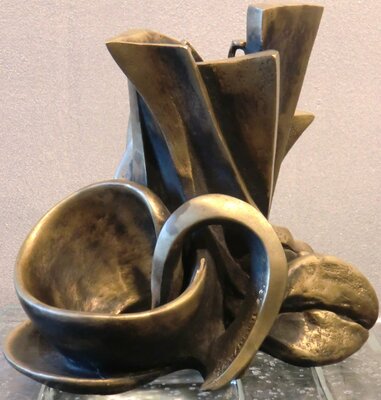 Giovanni Tomaselli in the Studio: "Desiderio termocompresso" bronzo fusione a cera persa