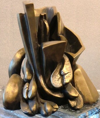Giovanni Tomaselli in the Studio: "Desiderio termocompresso" bronzo fusione a cera persa