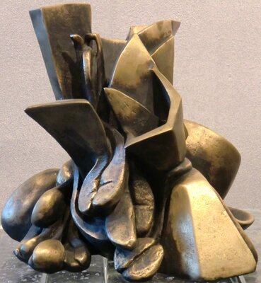 Giovanni Tomaselli in the Studio: "Desiderio termocompresso" bronzo fusione a cera persa
