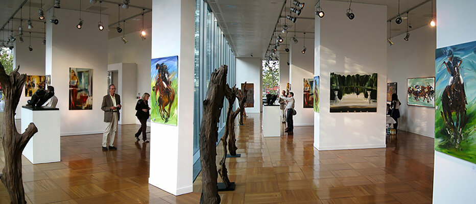 Robert Hettich in the Studio: Gallery ART 89, Paris. France.