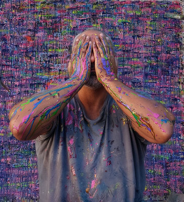 Giuseppe Valia in the Studio: Dive into the colors