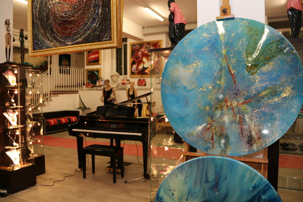 Enrico Nicodemo - Demó in the Studio