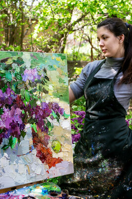 Anastasiya Valiulina in the Studio: lilac still life