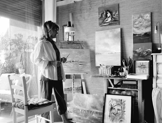 Valerie Dragacci in the Studio: Le peintre dans son univers