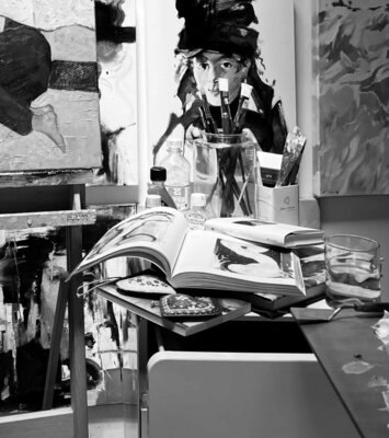 Li Lee-Archer in the Studio: Some Studio Chaos