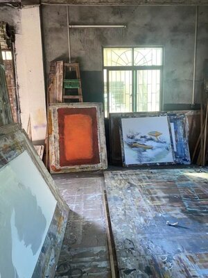 Yongmin Huang in the Studio