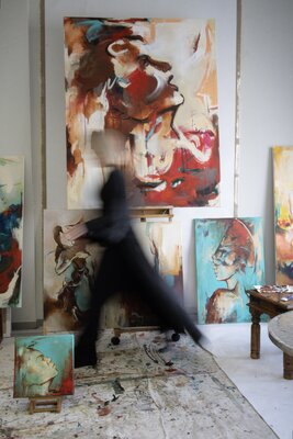 Jasmin Yli-Huhtala in the Studio