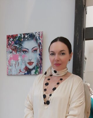 Julia (Iuliia) Tokar in the Studio: Ausstellung Vienna 2024
