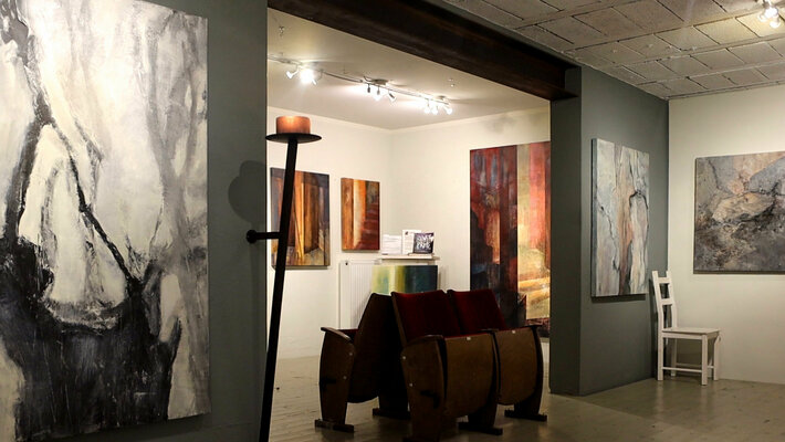 Peter Knauer in the Studio: Die Galerie Pe&Pe gehört zum  Atelier. - Galerie Pe&Pe is part of the studio. My wife Petra Knauer and I exhibit here together.