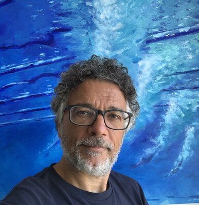 Alessandro Piras in the Studio: Blue on blue.