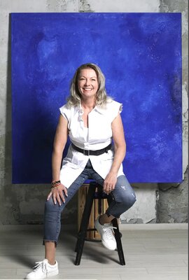Isabel Kleinert in the Studio