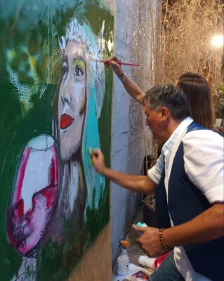 Franck Sastre in the Studio: Un moment avec notre duo pictural avec le tableau Terra... où nous lui avons donné un bain de vin à la fin.