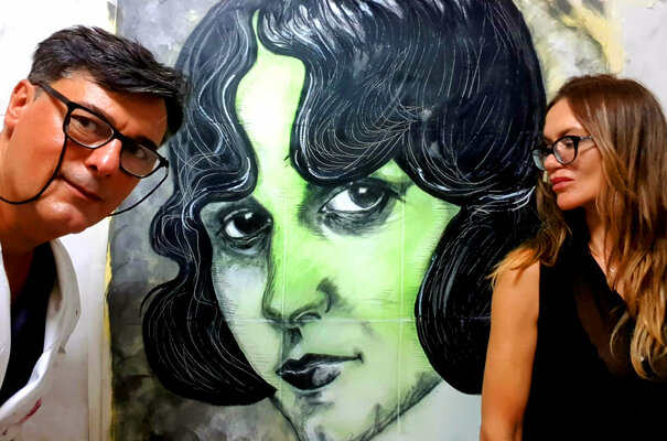 Franck Sastre in the Studio: Merci pour vos regards sur nos peintures... ils veulent aussi vous regarder...