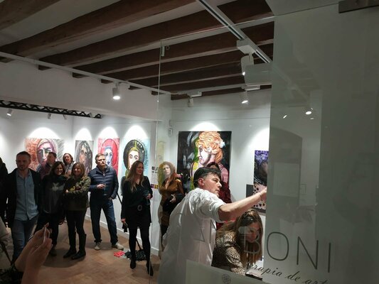 Franck Sastre in the Studio: Live painting dans une Expo...