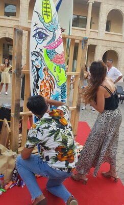 Franck Sastre in the Studio: Une nouvelle expérience de peinture de planches de surf en duo au Mallorca Surf festival...