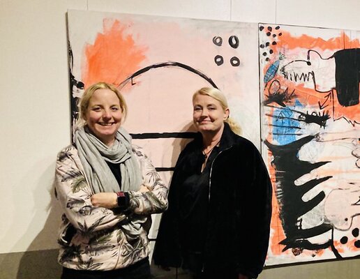 Karen und Simone Lehmann in the Studio: Ausstelllung "Happy Pills and dark Monsters"
