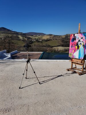 Bianca Lever in the Studio: Fotoshoot outside my studio.