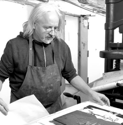 Andreas Kramer in the Studio: Holzschnittplatten