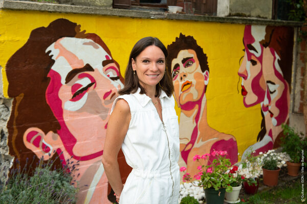 Mathilde Polidori in the Studio: Mathilde Polidori devant le Yellow Project_Juillet 2022