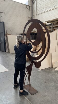Alessandra Zini in the Studio: Preparazione di una mia scultura prima della consegna