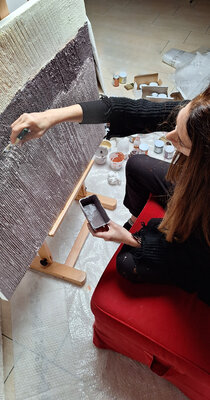 CLAUDIA AMADESI in the Studio: Al lavoro con una nuova opera