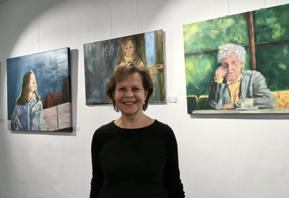 Christiane Bernreuther in the Studio: Einzelausstellung, April 2025, mit einem Teil meiner Gesichter des Lebens.