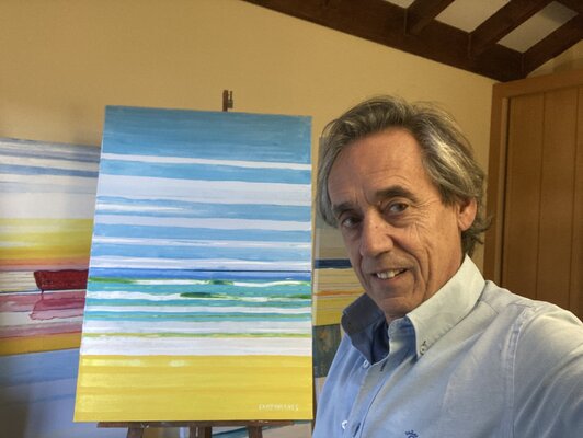Jose Ramon Campomanes in the Studio: Campomanes trabajando en su estudio