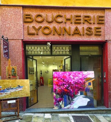 Angie Brooksby-Arcangioli in the Studio: My atelier is the legendary art gallery the Galerie Massillon (ex butcher shop)
