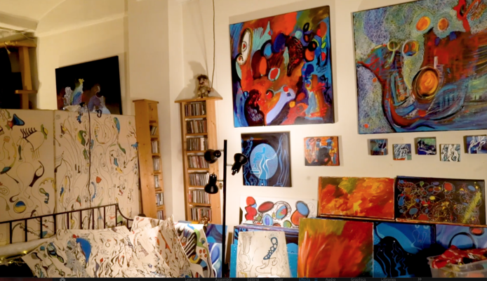 Nathalie Gribinski in the Studio: Studio picture 2