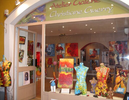 Christiane Guerry in the Studio: VITRINE
