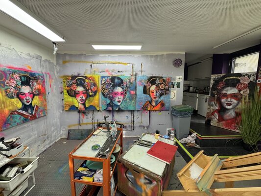 Luus Blankenaauw in the Studio