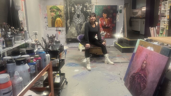 Luus Blankenaauw in the Studio