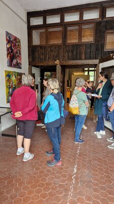 Petra Kohns-Merges in the Studio: Besucher in meinem Atelier beim Tag der offenen Tür