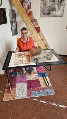 Petra Kohns-Merges in the Studio: Arbeiten im Atelier
