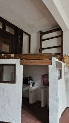 Petra Kohns-Merges in the Studio: Impressionen aus meinem Atelier - Lagerraum und Empore -