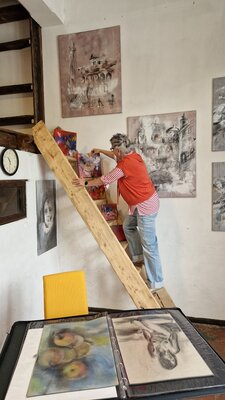 Petra Kohns-Merges in the Studio: Vorbereitung Eröffnung meines neuen Ateliers in der Basis Schlanders