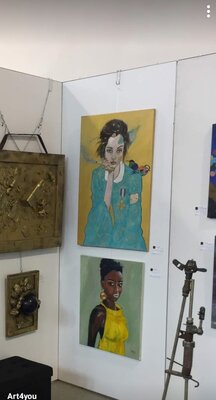 Muriel Ho Paintings in the Studio: NEUE  ART DRESDE (Allemagne) la  "Fille aux bigoudis II" et "Amanda" au NEUE  ART DRESDE (Allemagne) Dresden Septembre 2022