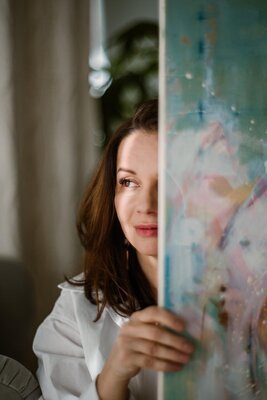 Sylwia Kalinowska in the Studio: I love playing with light and colors