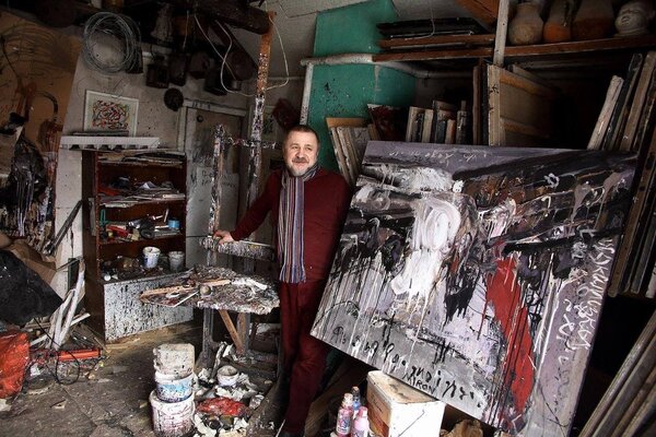 Aliaksandr Falei in the Studio: Творчесский беспорядок