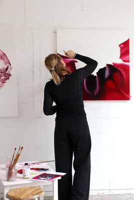 Sabine Siewert in the Studio: .... malend